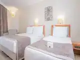 Двухместный номер Стандарт с частичным видом на море