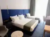 Двухместный номер Mobility Accessible with Roll-In Shower