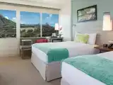 Четырёхместный номер Diamond Head View с балконом