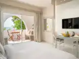 Двухместный номер Deluxe Aquamarine рядом с пляжем