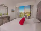 Двухместный номер with side sea view