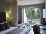 Номер Swim Up Семейный с видом на внутреннюю территорию