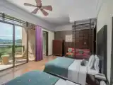 Трёхместный семейный люкс с видом на море