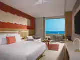 Четырёхместный люкс Preferred Club семейный Deluxe Plunge Pool с видом на океан