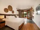 Вилла с бассейном Beachfront Premier