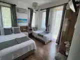 Трёхместный номер с видом на море