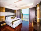 Люкс Pool с 2 комнатами с балконом и с видом на море