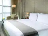 Двухместный номер High Floor Стандарт с видом на город