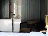 Трёхместный семейный номер с видом на бассейн