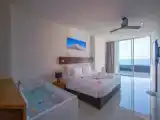 Двухместный номер Honeymoon с джакузи и доступом в бассейн