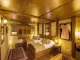 Четырёхместный люкс Glorious Cave