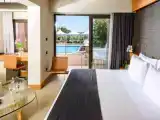 Двухместный номер Superior Pool Front