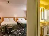 Трёхместный номер Large Mama с балконом