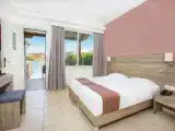 Номер with private pool Family