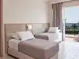 Люкс Royal с частичным видом на море
