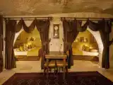 Четырёхместный люкс Majestic Cave