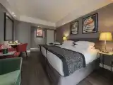 Трёхместный номер Acropolis Frame