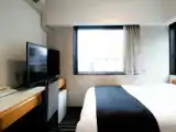 Номер с маленькой двуспальной кроватью