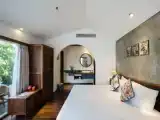 Двухместный номер Serene Corner с балконом и с видом на город