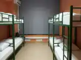 Кровать в общем номере (мужской номер)