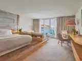 Двухместный полулюкс с балконом и с видом на город