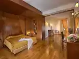 Четырёхместный люкс VIP Master с частичным видом на море