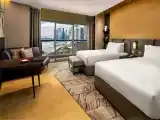 Четырёхместный номер Executive с балконом и Marina Bay view