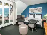 Двухместный номер Superior с балконом и с видом на озеро