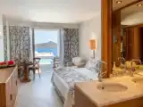 Двухместный люкс Mythica Bungalow c 1 комнатой с видом на море