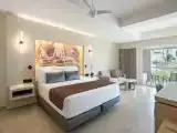 Двухместный клубный полулюкс Xhale with Whirlpool с частичным видом на океан