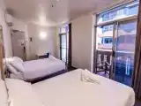 Трёхместный номер с балконом