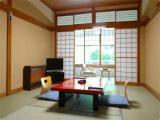 Japanese-style room Main Building с видом на реку
