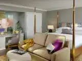 Номер с видом на бассейн