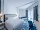 Двухместный номер Superior с балконом и с частичным видом на море