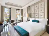 Люкс семейный Mid Floor с 2 комнатами с балконом и Resort View