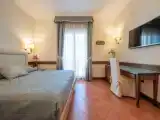 Двухместный номер с балконом и с видом на бассейн