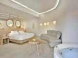 Двухместный люкс Luxury с собственным бассейнном
