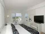 Двухместный полулюкс с видом на море