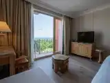 Двухместный номер Стандарт с частичным видом на море