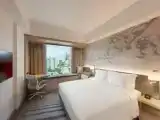 Четырёхместный номер Deluxe Family с видом на город