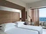 Трёхместный номер с видом на море