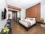 Двухместный номер Deluxe Corner (located in a noisy area)