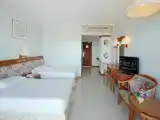 Двухместный номер Стандарт с частичным видом на море