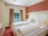 Люкс Grand с балконом и с видом на озеро