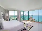 Двухместный люкс Corner с балконом и с видом на море