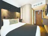 Двухместный номер без окна для гостей с ограниченными возможностями