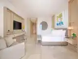 Трёхместный люкс Residence с балконом и с красивым видом из окна