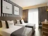 Люкс Lake House Swim-Up