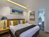 Двухместный номер Эконом с маленьким окном на первом этаже