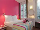 Номер Two Adjacent